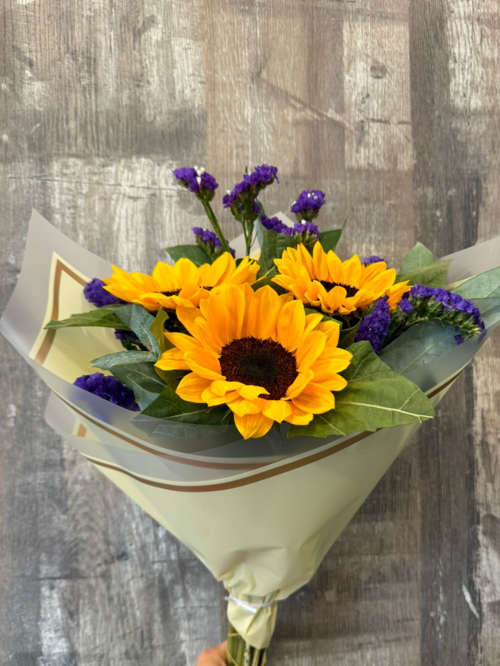 Producto: Para Él / código: Ramo - 3 girasoles