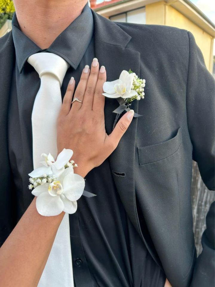 Producto: Precios entre S/101 a S/150 / código: PACK CORSAGE - ORQUIDEA Producto: Precios entre S/101 a S/150 / código: PACK CORSAGE - ORQUIDEA