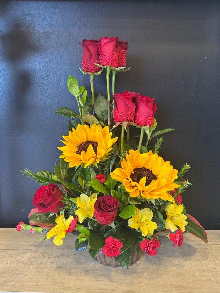 Producto: Precios entre S/101 a S/150 / código: Rosas y Girasoles